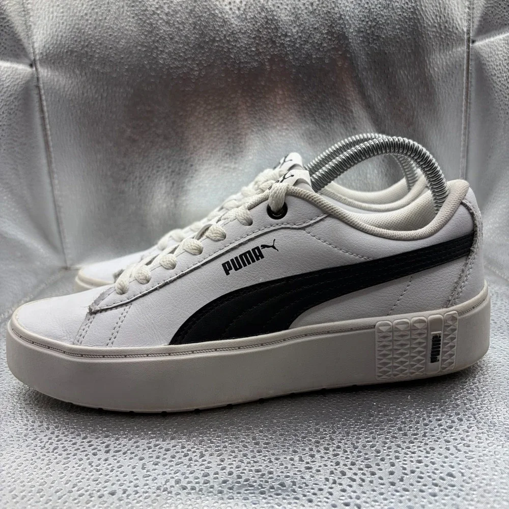 Size 7.5 Puma Smash Platform V2 L White Black Womens Athletic Sneakers 373035-02